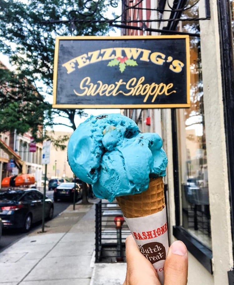 Lifestyle Blogger Jenny Meassick of Chocolate and Lace shares her Ice Cream Guide for visiting the Historic District in Philadelphia.