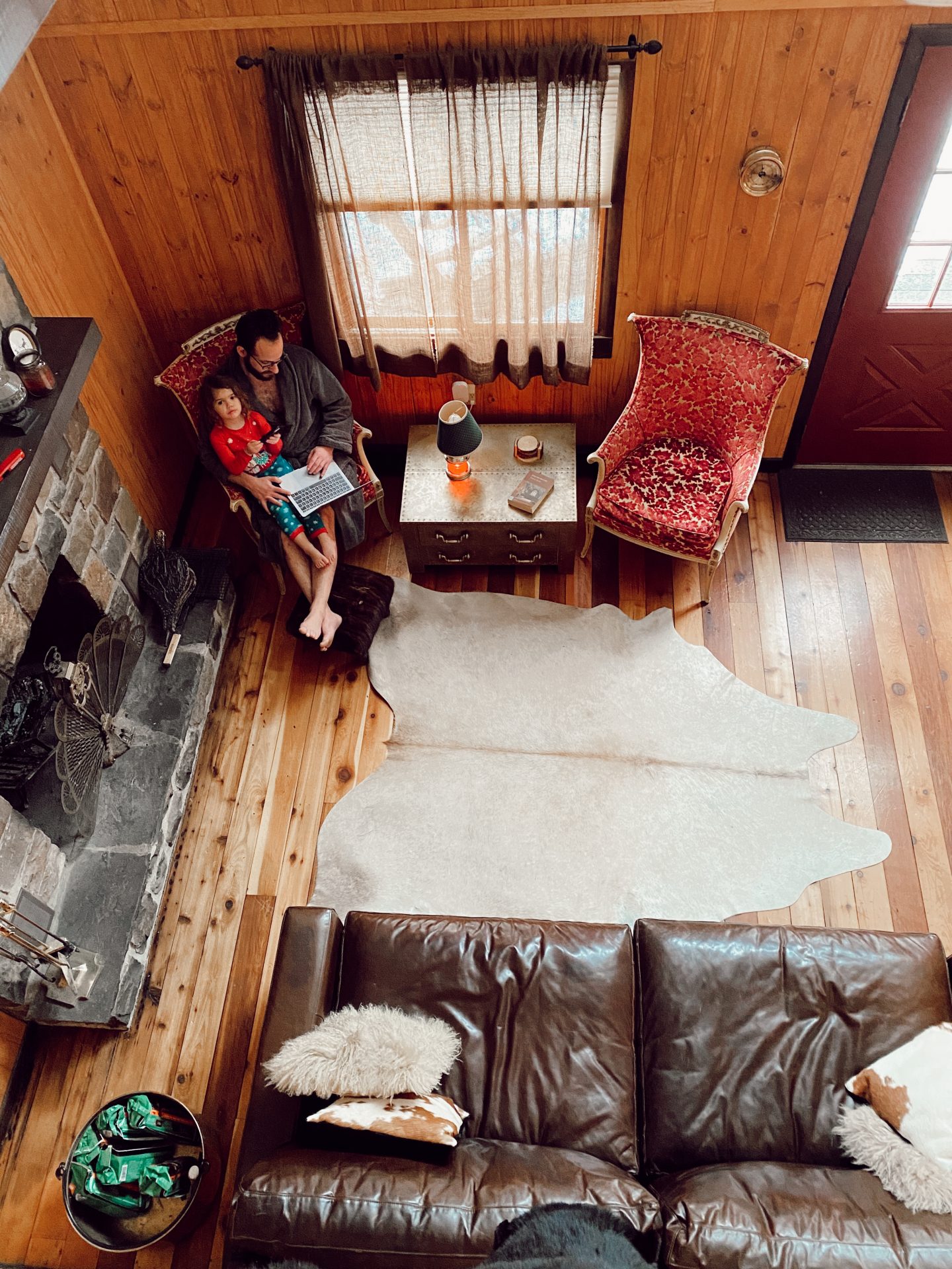 Lifestyle Blogger Chocolate and Lace shares her Airbnb Stay in the Pocono Mountains.